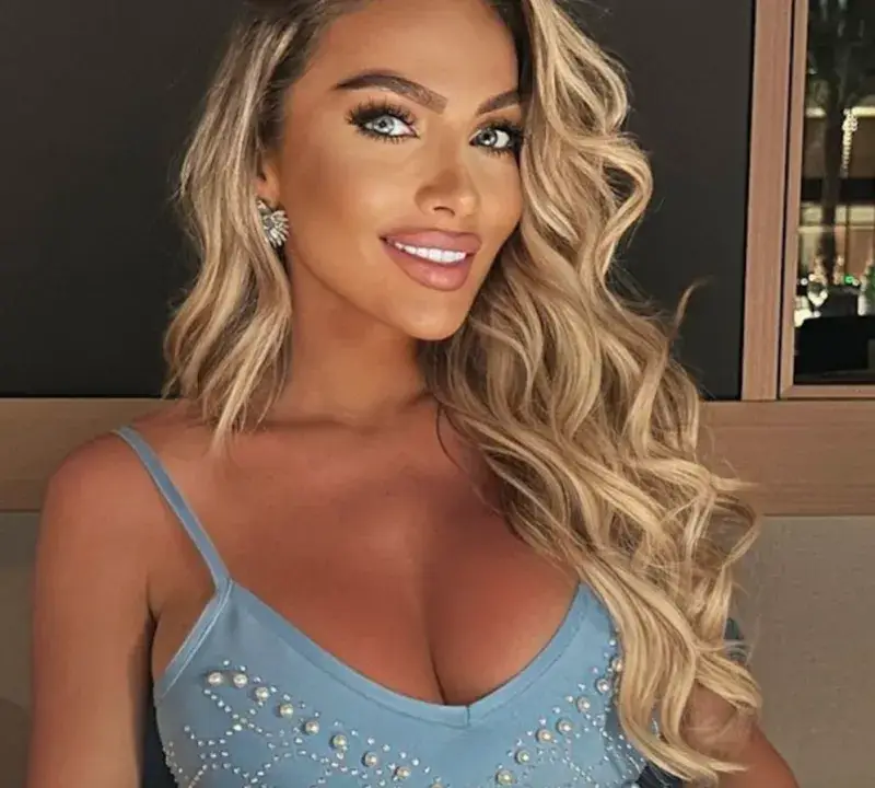 Златка Райкова напомпала устни на 32