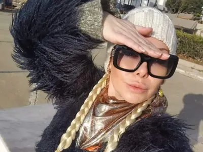 Албена Вулева се докара хем блондинка, хем брюнетка