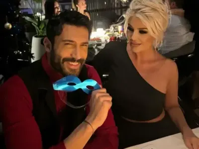 Андреа и любимият й в едно легло