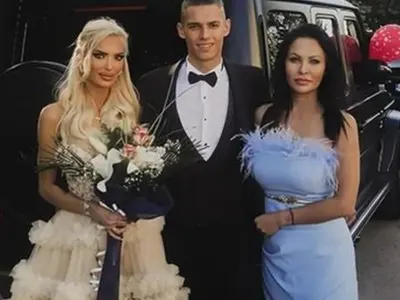 Анита на Рачков пак абитуриентка