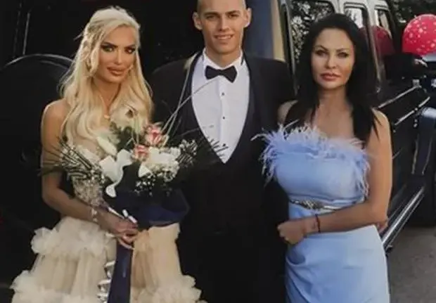 Анита на Рачков пак абитуриентка