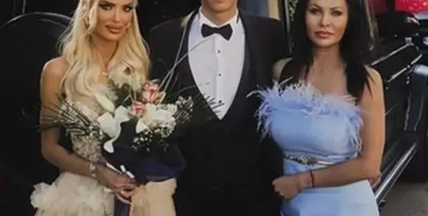 Анита на Рачков пак абитуриентка