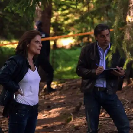 Би Ти Ви и Нова спират да  снимат сериали,  съкращават хора и предавания