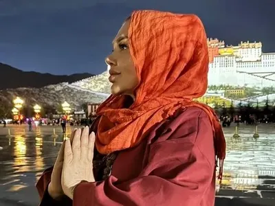 Бизнесдамата Ваня Червенкова обикаля Тибет (СНИМКИ)