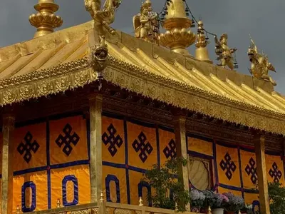 Бизнесдамата Ваня Червенкова обикаля Тибет (СНИМКИ)