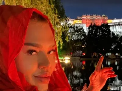 Бизнесдамата Ваня Червенкова обикаля Тибет (СНИМКИ)