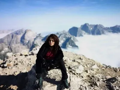 Българската Анджелина Джоли стигна до Еверест!