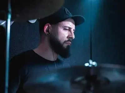 Човек на „СкандаУ“ сменя Венко при Слави! Вижте кой е (Снимки)