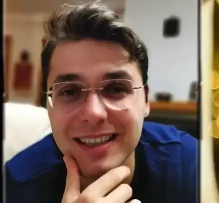 Ергенът Алек бил смотаняк