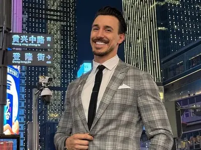 Ергенът Виктор ще живее няколко месеца в Китай