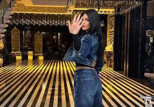 И Мис България се набоцка с опасните инжекции за тен! Стана като морков (СНИМКИ)