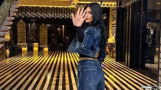 И Мис България се набоцка с опасните инжекции за тен! Стана като морков (СНИМКИ)