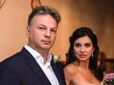 Жената на Ники Дойнов  го свалила във фейсбук