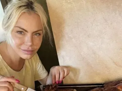 Камелия се обезобрази от пластики! Вижте я без грим (ФОТО)