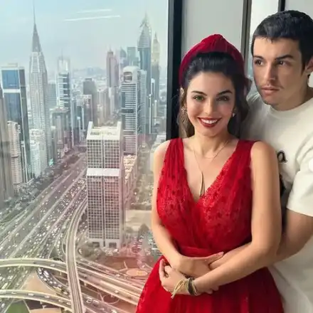 Мегз боготвори брат си