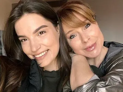 Мира Добрева пробутва щерка си в телевизията