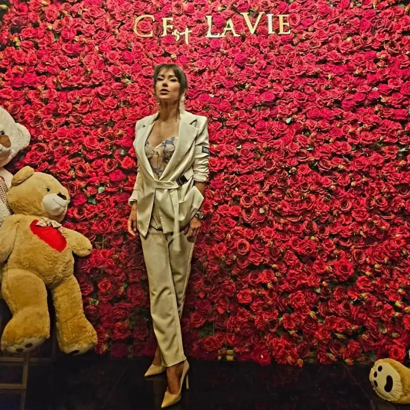 Мис Плеймейт чукна 33