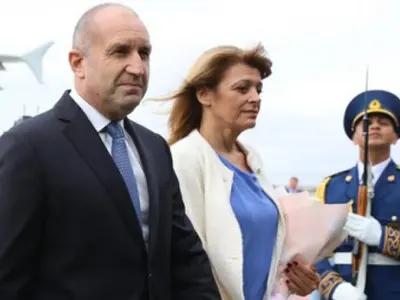 Мистериозен лечител лекува Румен Радев