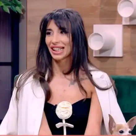 Най-одумваната ергенка си смени зъбите