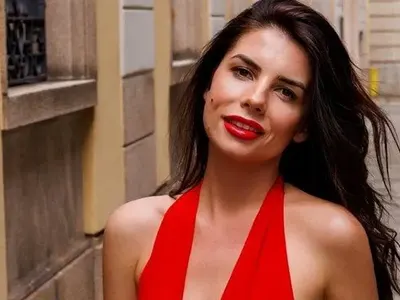 Наше зайче от Плейбой проби и във Франция