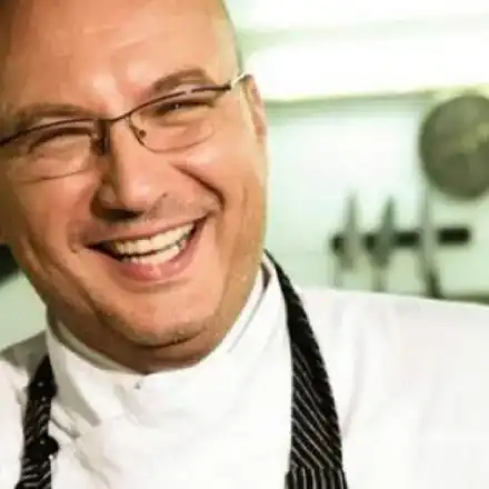 Одрала му е кожата! Вижте щерката на шеф Манчев като абитуриентка (СНИМКИ)