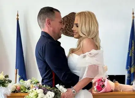 Попфолк певицата с най-големия бюст се омъжи (СНИМКИ)