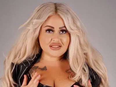 Пребита е попфолк певицата Ваня Великова