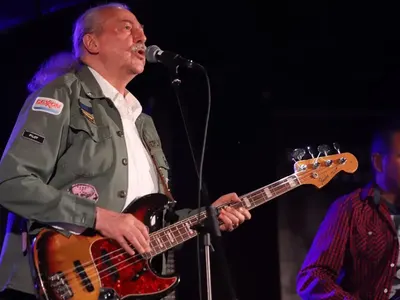 Преди да прекъсне турнето: Маричков свирил с адски болки на концертите в САЩ