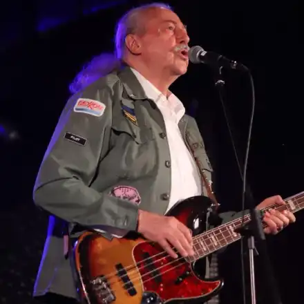 Преди да прекъсне турнето: Маричков свирил с адски болки на концертите в САЩ