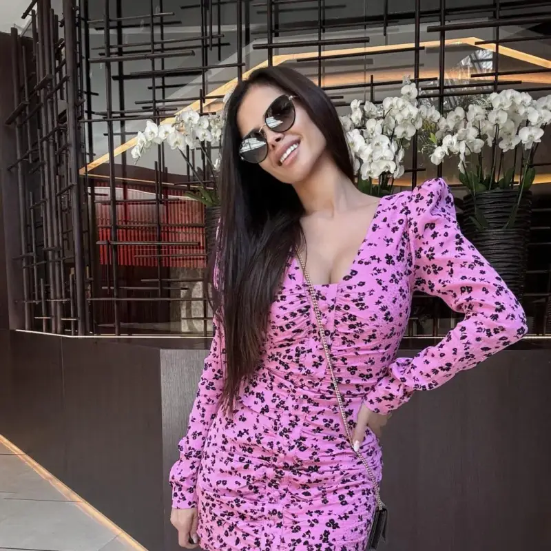 Преслава цъфна в розово