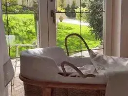 Седмици след раждането на бебето: Николета и Ники М. се преместиха в приказен палат СНИМКИ