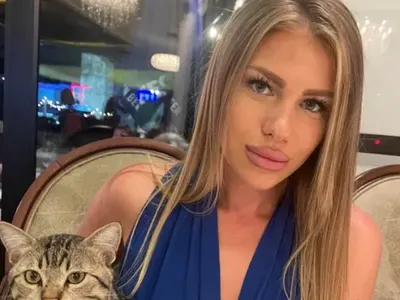 Секси фермерка си търси мъж: Да е забавен, уравновесен и самостоятелен (СНИМКИ)