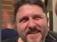 Секссимвол?! Блатечки заприлича на чичка с шкембе (СНИМКИ)