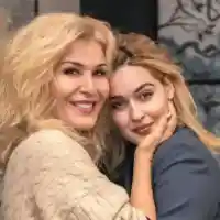 Щерката на Гала стана бизнесдама