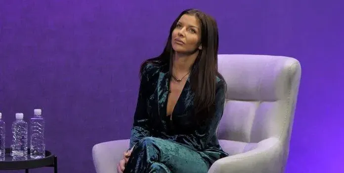 Скандал в чалгата: Дебора скочи на Галин