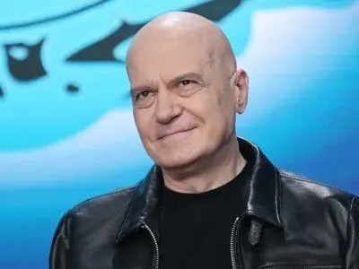 Слави се оженил тайно за 25-годишна студентка навръх Свети Валентин