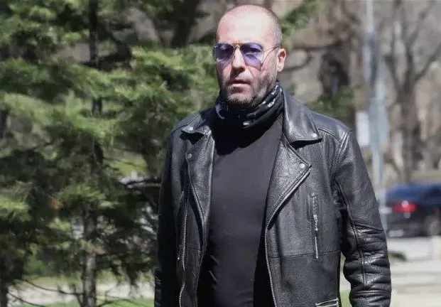 След глобата за неуважение към съда: Нойзи ще бъде докаран принудително пред Темида