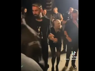 СМУЩАВАЩО бекстейдж ВИДЕО показа как Лили едва стои на краката си