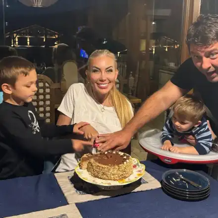 Съученици на Антония Петрова разкриха: ЛЪЖЕ, че е на 40 години!