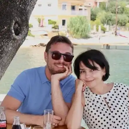 Ти да видиш! Миро стяга къща и прави бебе