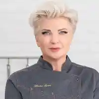 В началото на юни Силвена Роу отваря ресторант в Ибиса