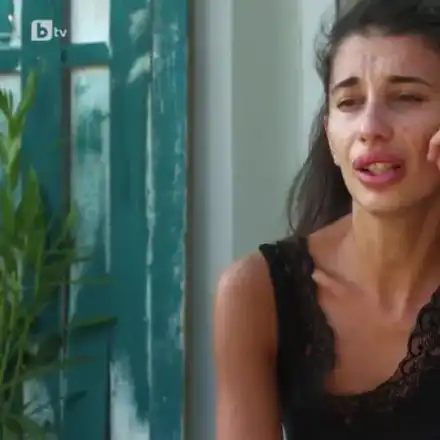 Виктория от „Ергенът“ живее в баровски комплекс с басейн