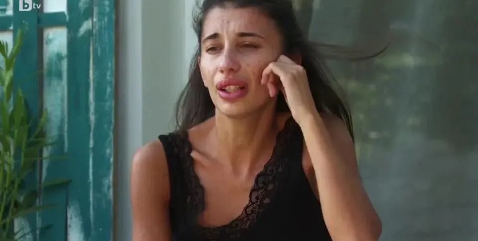 Виктория от „Ергенът“ живее в баровски комплекс с басейн