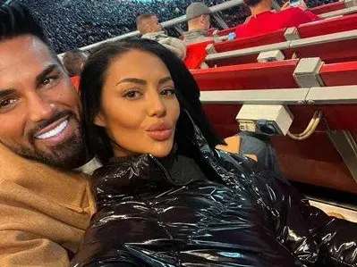 Връзка за месец: Поли на Джисъза разкара и новия! Кой ще е следващият?  (Снимки)