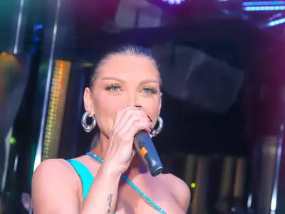 Всичко на показ: Емануела развя новите си бомби! ОГРОМНИ СА! (Снимки)