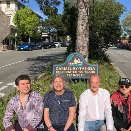 За турнето на “Фондацията” Дони си купи имот в САЩ