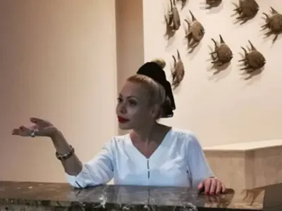 Албена Вулева работи на рецепция в хотел в Кипър