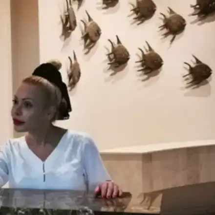 Албена Вулева работи на рецепция в хотел в Кипър