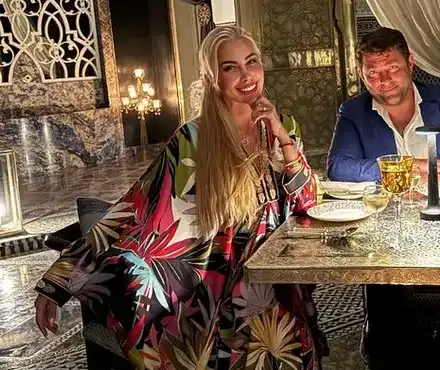 Антония Петрова  празнува годишнина от сватбата си в Мароко