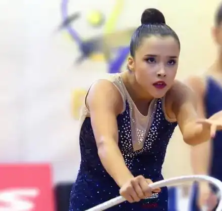 Бивша гимнастичка стана „зайче“ на „Плейбой“ Франция (Убийствени снимки)